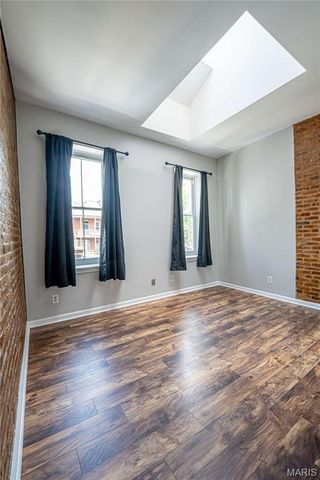 2211 Menard Street R, St Louis, MO 63104