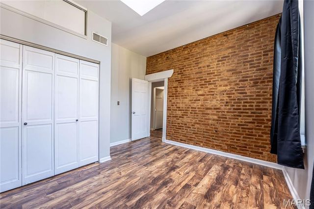 2211 Menard Street R, St Louis, MO 63104