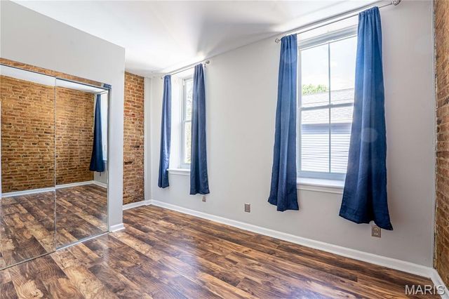 2211 Menard Street R, St Louis, MO 63104