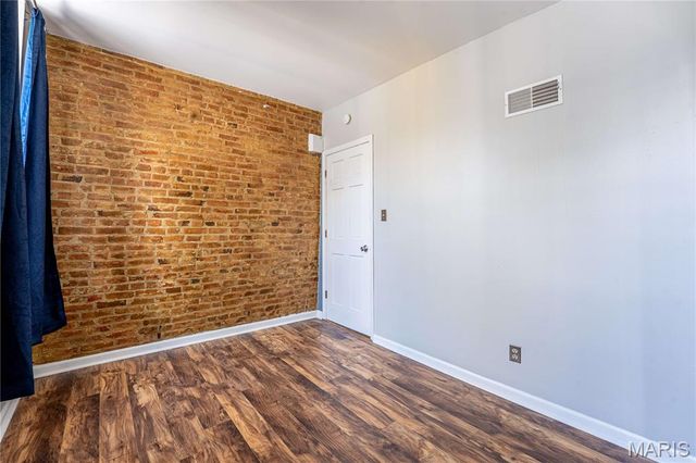 2211 Menard Street R, St Louis, MO 63104