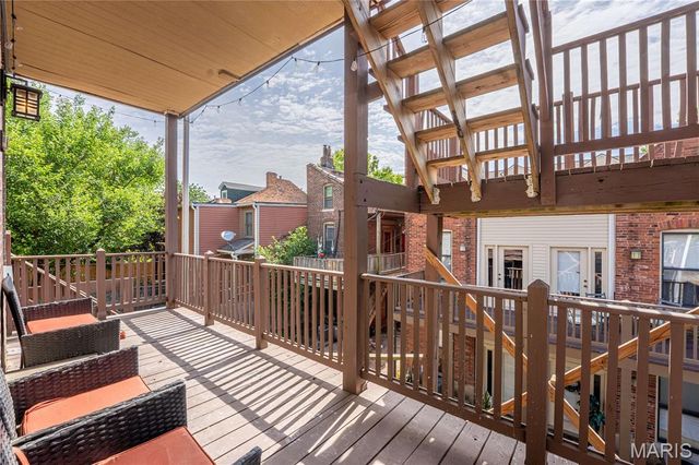 2211 Menard Street R, St Louis, MO 63104