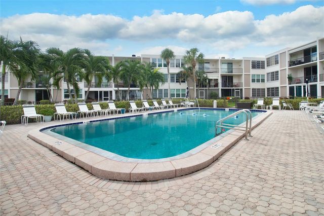 7405 BAY ISLAND DRIVE S 120, South Pasadena, FL 33707
