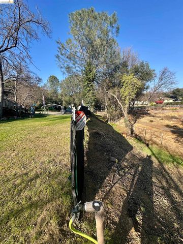 11761 Essen Lane, Sonora, CA 95370