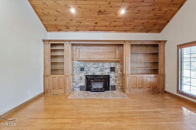 21580 Moonlight Bay Road, Abingdon, VA 24211