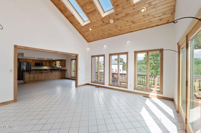 21580 Moonlight Bay Road, Abingdon, VA 24211