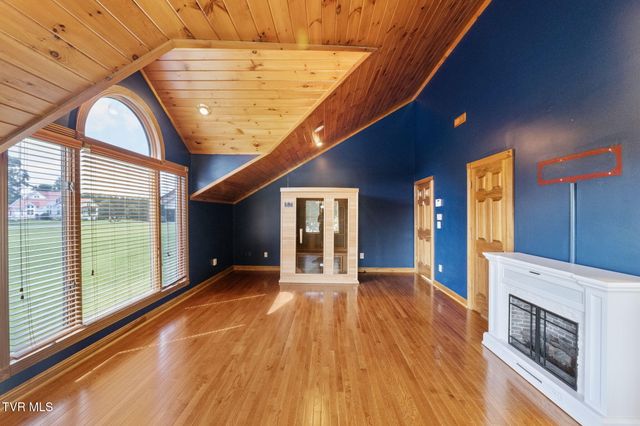 21580 Moonlight Bay Road, Abingdon, VA 24211