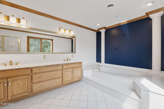 21580 Moonlight Bay Road, Abingdon, VA 24211