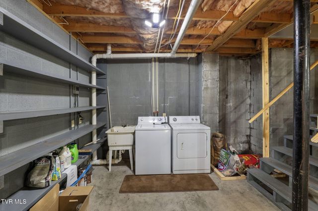 21580 Moonlight Bay Road, Abingdon, VA 24211