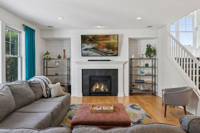 1631 Deephaven Drive, Woodbury, MN 55129