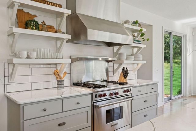 1631 Deephaven Drive, Woodbury, MN 55129