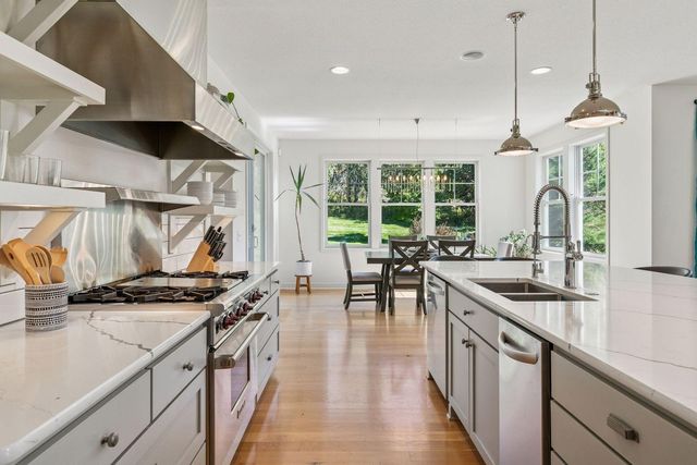 1631 Deephaven Drive, Woodbury, MN 55129