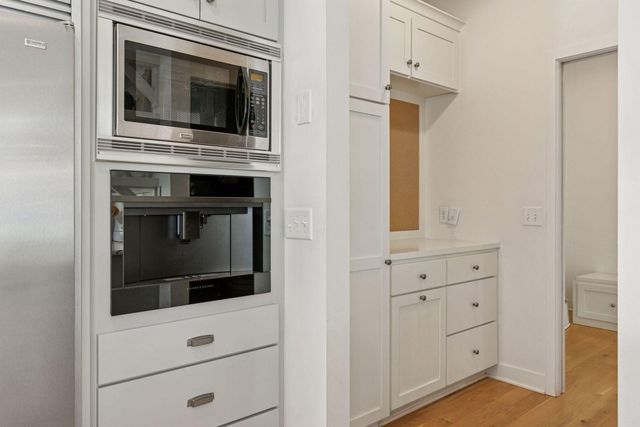 1631 Deephaven Drive, Woodbury, MN 55129