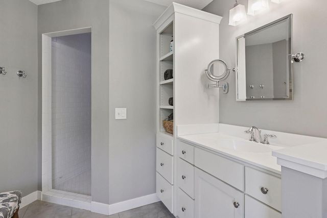 1631 Deephaven Drive, Woodbury, MN 55129