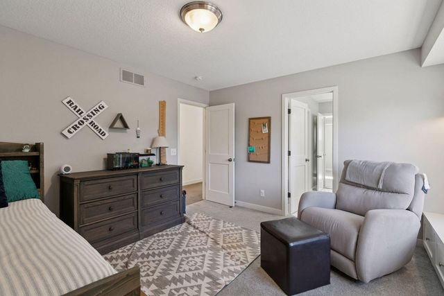 1631 Deephaven Drive, Woodbury, MN 55129