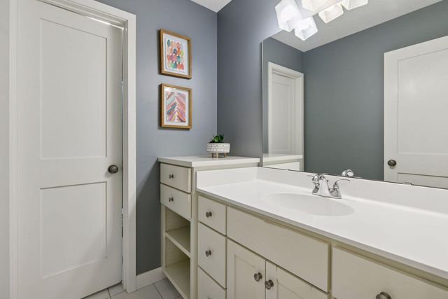 1631 Deephaven Drive, Woodbury, MN 55129