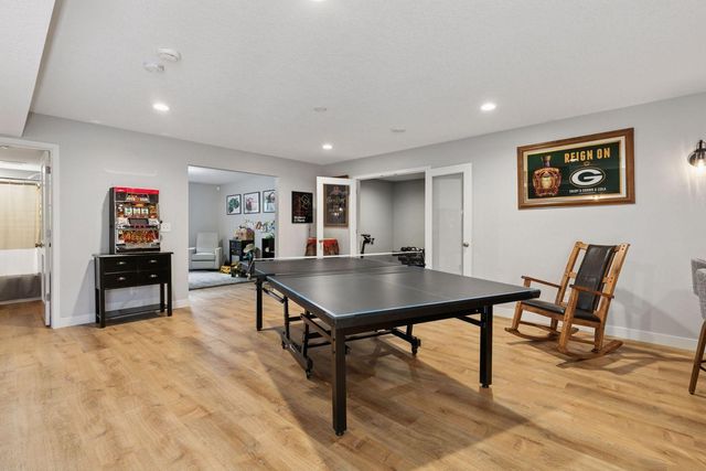 1631 Deephaven Drive, Woodbury, MN 55129