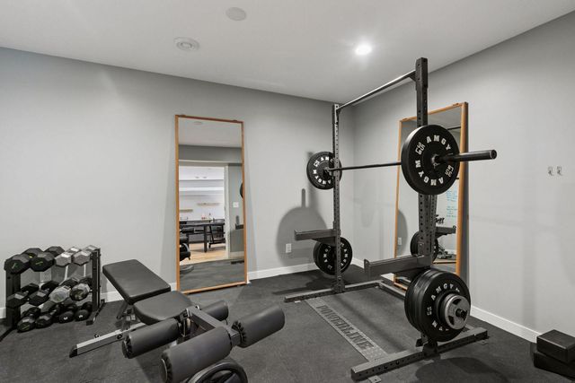 1631 Deephaven Drive, Woodbury, MN 55129