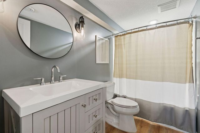 1631 Deephaven Drive, Woodbury, MN 55129