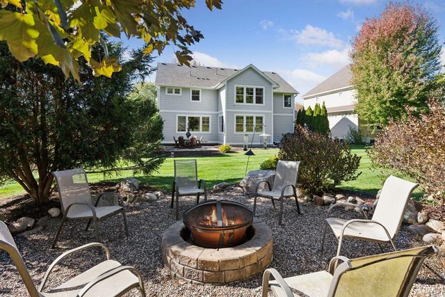 1631 Deephaven Drive, Woodbury, MN 55129