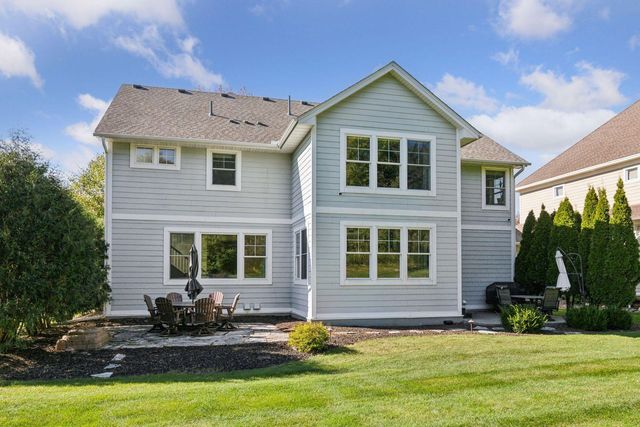 1631 Deephaven Drive, Woodbury, MN 55129