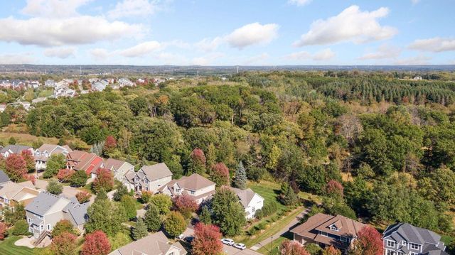 1631 Deephaven Drive, Woodbury, MN 55129