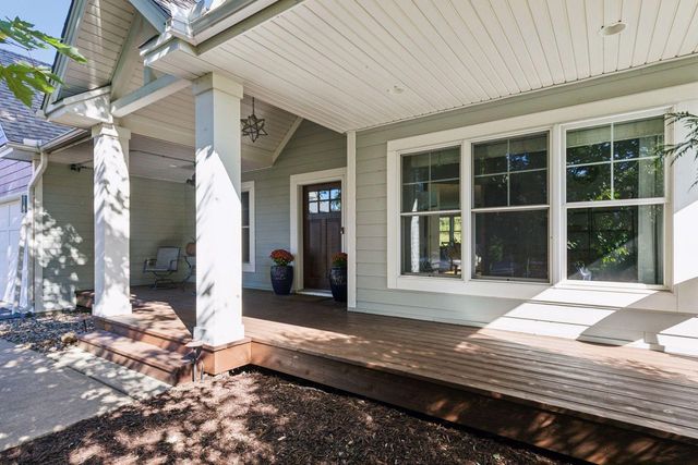 1631 Deephaven Drive, Woodbury, MN 55129