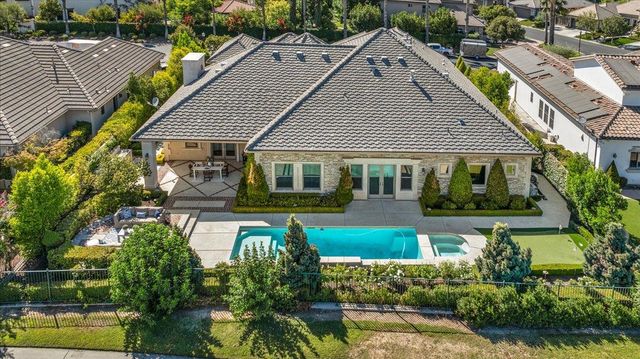 11350 N Glencastle Way, Fresno, CA 93730