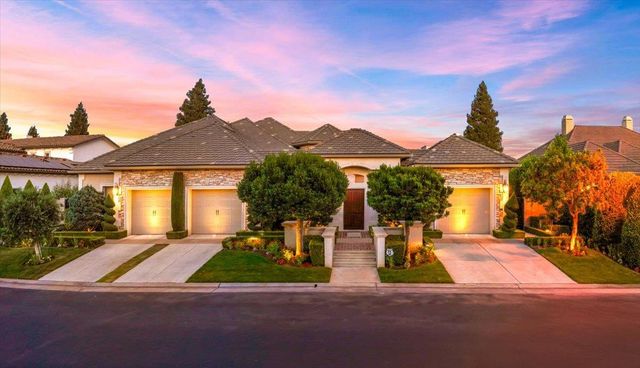 11350 N Glencastle Way, Fresno, CA 93730