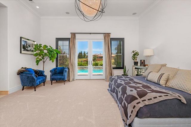 11350 N Glencastle Way, Fresno, CA 93730