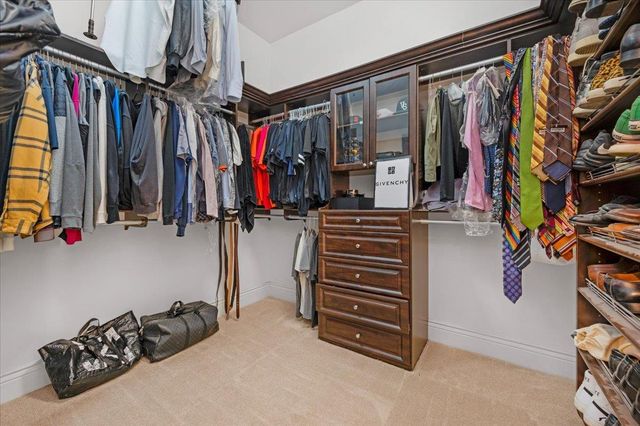 11350 N Glencastle Way, Fresno, CA 93730