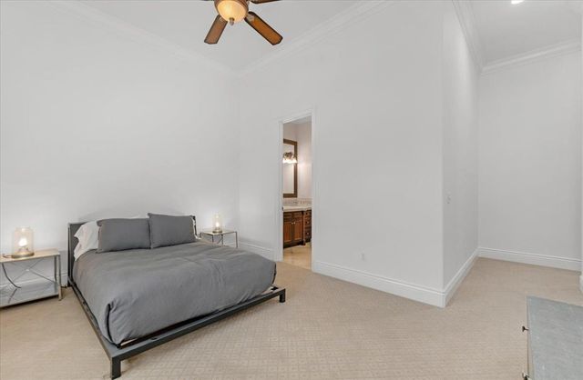 11350 N Glencastle Way, Fresno, CA 93730