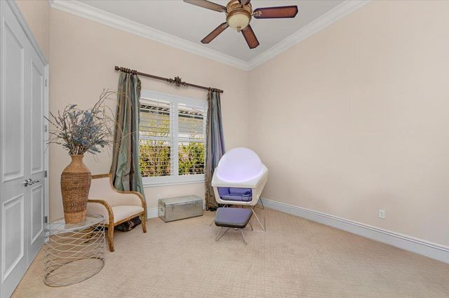 11350 N Glencastle Way, Fresno, CA 93730