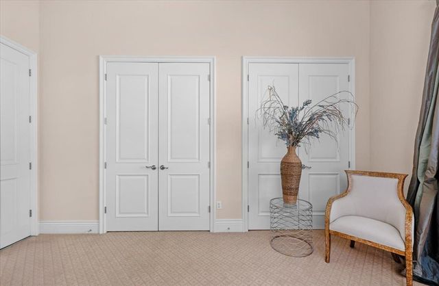 11350 N Glencastle Way, Fresno, CA 93730