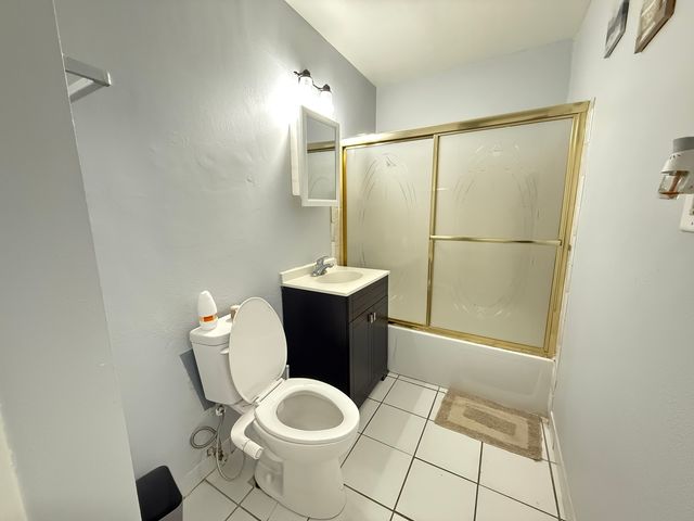 600 Mesa Drive 104, Hoffman Estates, IL 60169