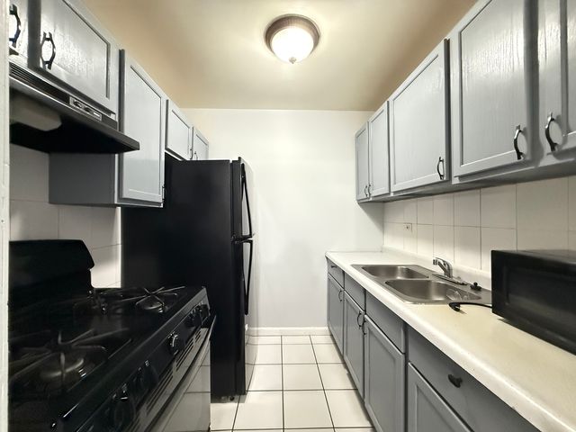 600 Mesa Drive 104, Hoffman Estates, IL 60169