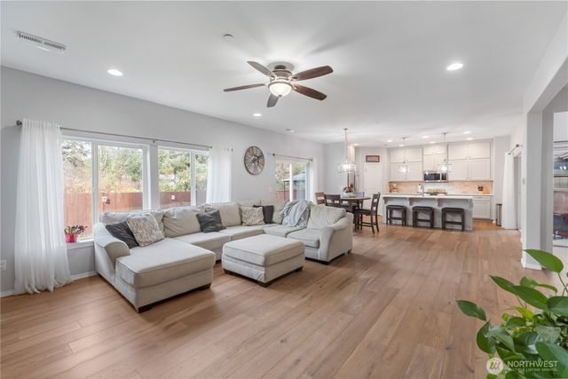 18404 100th Street Ct E, Bonney Lake, WA 98391