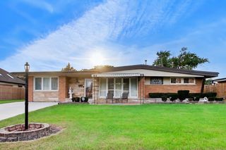 5180 N Monterey Avenue, Norridge, IL 60706