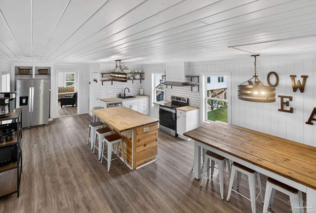 351 E 2nd Ave, Gulf Shores, AL 36542