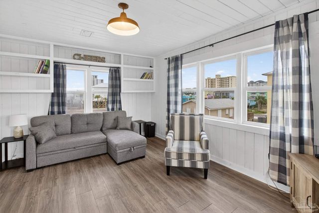 351 E 2nd Ave, Gulf Shores, AL 36542