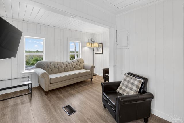 351 E 2nd Ave, Gulf Shores, AL 36542