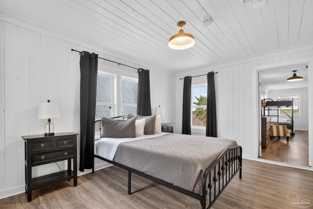 351 E 2nd Ave, Gulf Shores, AL 36542