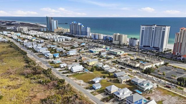 351 E 2nd Ave, Gulf Shores, AL 36542