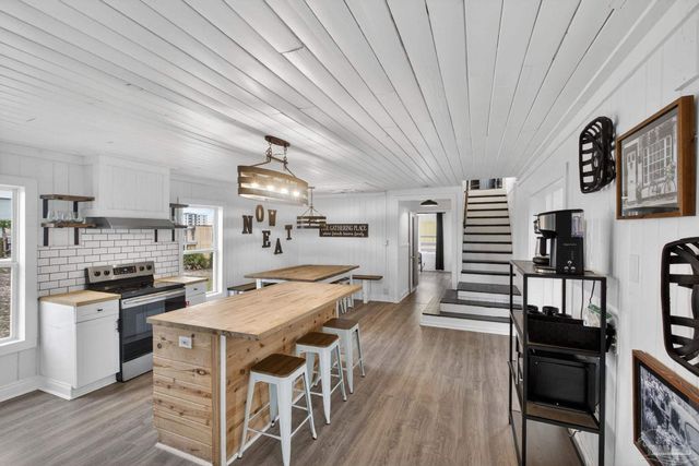 351 E 2nd Ave, Gulf Shores, AL 36542