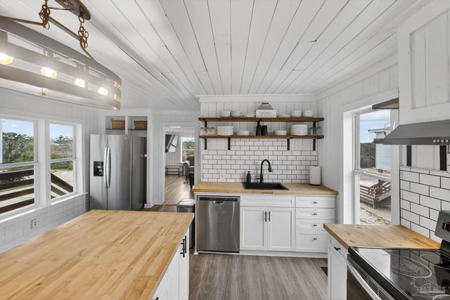 351 E 2nd Ave, Gulf Shores, AL 36542