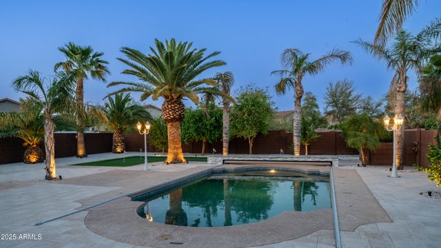 31689 N BLACKFOOT Drive, San Tan Valley, AZ 85143