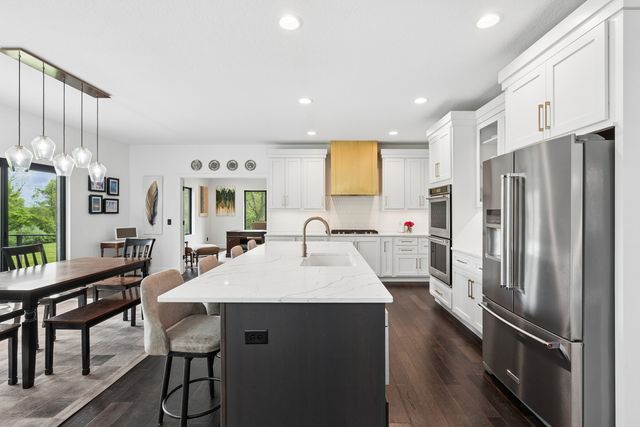 600 W 6th St Court, Coal Valley, IL 61240