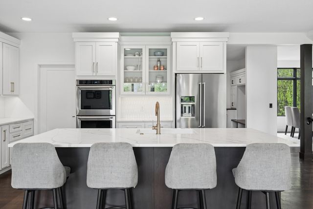 600 W 6th St Court, Coal Valley, IL 61240