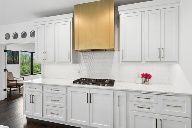 600 W 6th St Court, Coal Valley, IL 61240