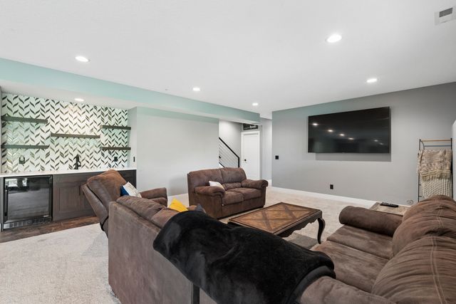 600 W 6th St Court, Coal Valley, IL 61240