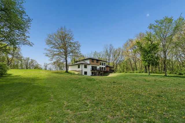 600 W 6th St Court, Coal Valley, IL 61240
